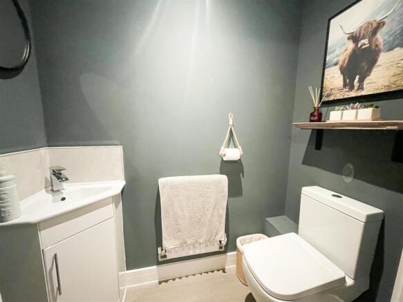 GROUND FLOOR CLOAKROOM