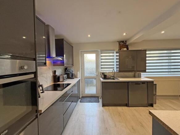 Coppice Gardens 3 - Kitchen 3.jpg