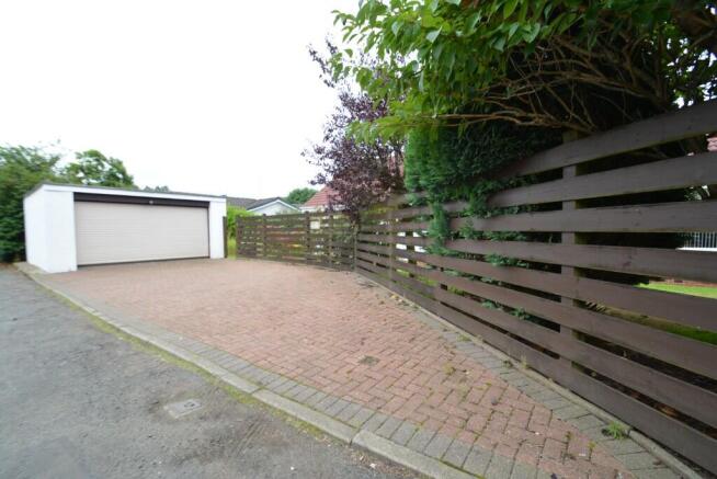 Driveway/Garage