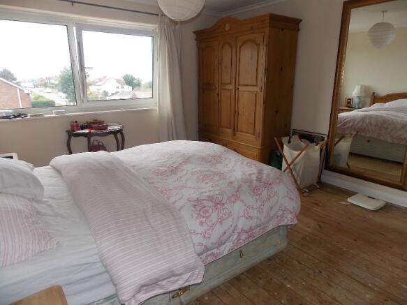 Bedroom 1 (2)