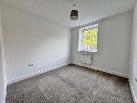 1 bed Apartment to rent Image 5