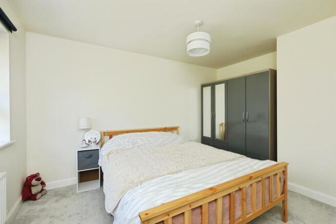 4 bed Detached for sale Image 7