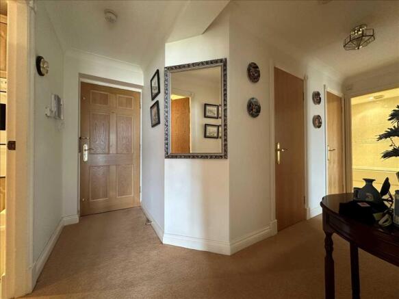 2 bed Flat for sale Image 4