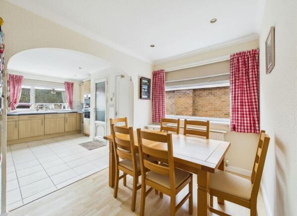Dining Room (Virtually Furnished)