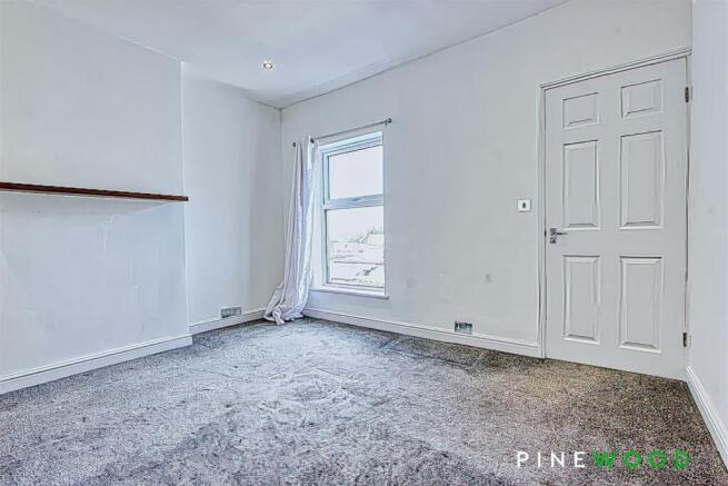 BEDROOM TWO - NON PRIVATE
