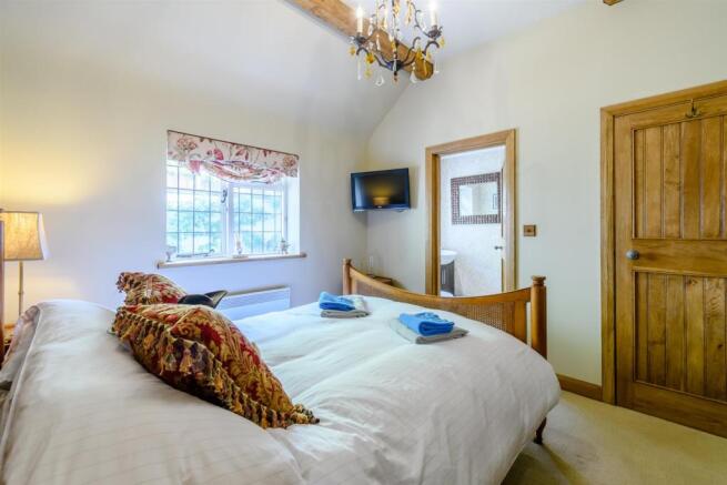 8433519-interior16-800.jpg