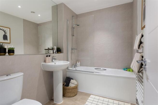 3 bed Semi-Detached to rent Image 12