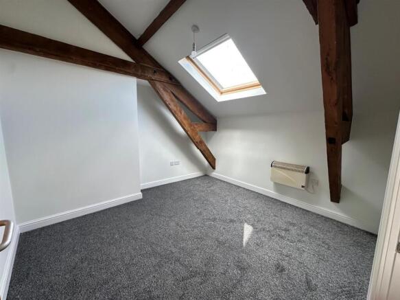 2 bed Apartment to rent Image 8