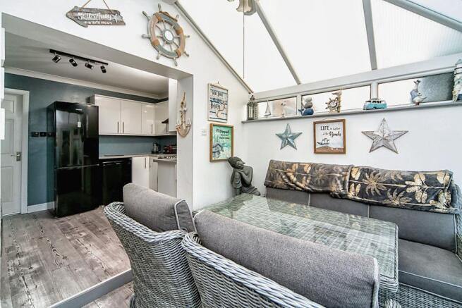 Kitchen/Conservatory