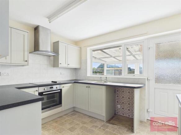 3 bed Detached Bungalow for sale Image 4