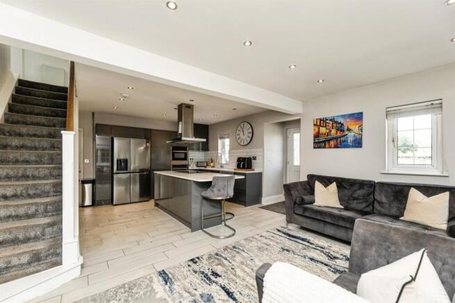 3 bed Detached for sale Image 7