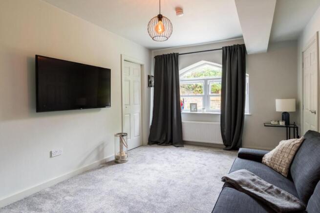 3 bed Semi-Detached for sale Image 6