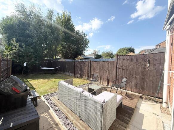 2 bed End of Terrace to rent Image 12