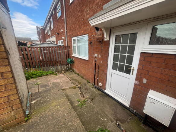 3 bed Terraced to rent Image 11
