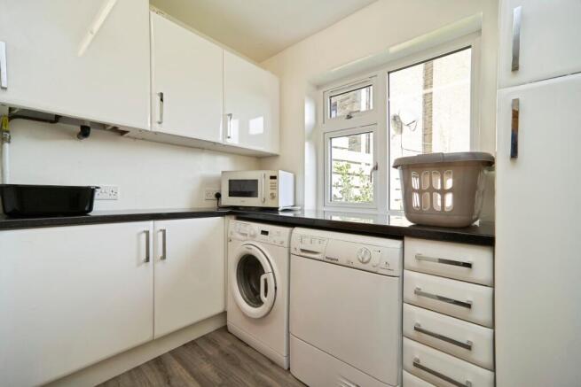 5 bed Semi-Detached for sale Image 10