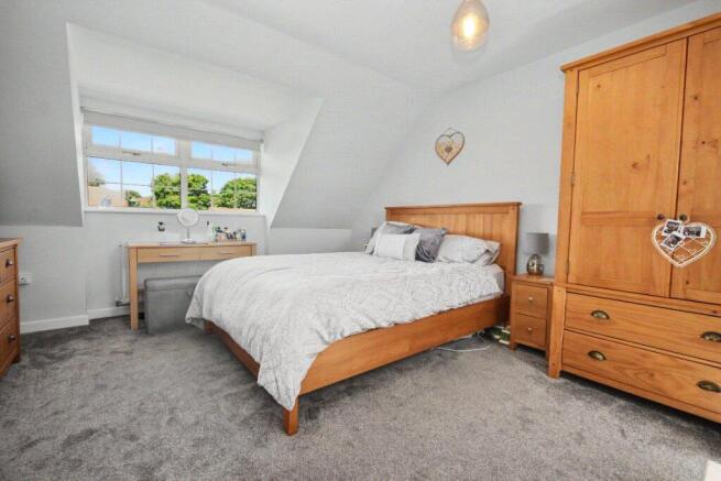 3 bed Town House for sale Image 8