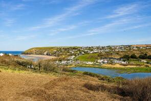 The Lodge, Access To Seaspray, Mawgan Porth, Newquay TR8 4AL
