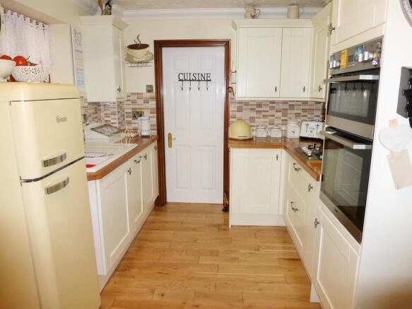 Kitchen/Breakfast...