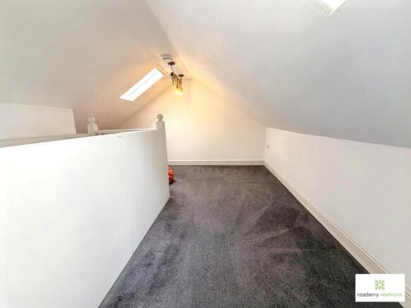 3 bed Terraced for sale Image 9
