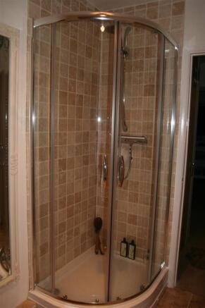 Bathroom 2.JPG