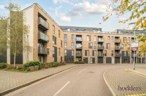 Flat 24, Newchapel House, Market Street, Addlestone KT15 2FZ
