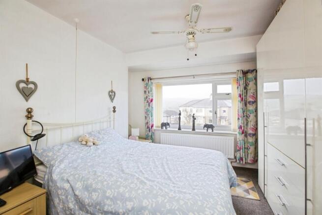 3 bed Semi-Detached for sale Image 8