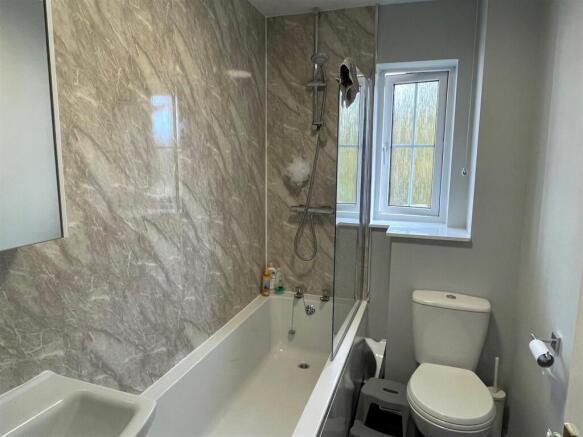 celtic drive bathroom.jpg