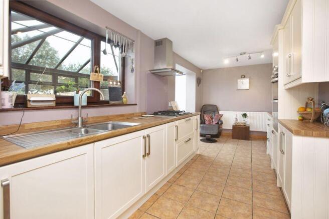 kitchen/breakf...