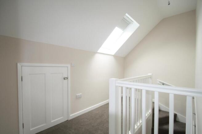 2 bed Flat to rent Image 10