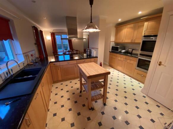 Kitchen/Dining Room