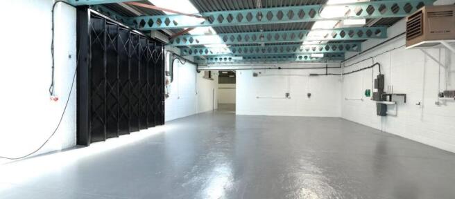 Unit 3 Warehouse Loading bay.jpg