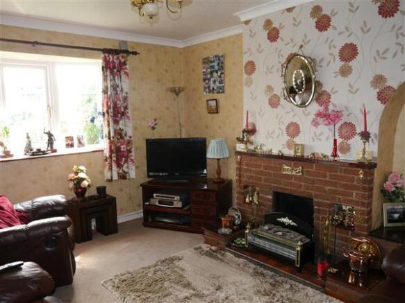 SITTING ROOM / LOUNGE / DINER