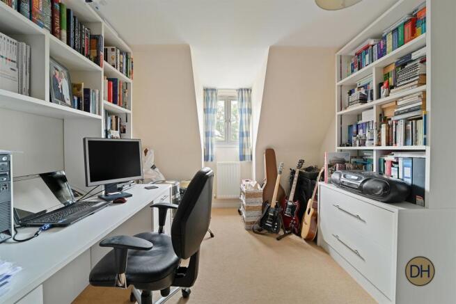 Bedroom+