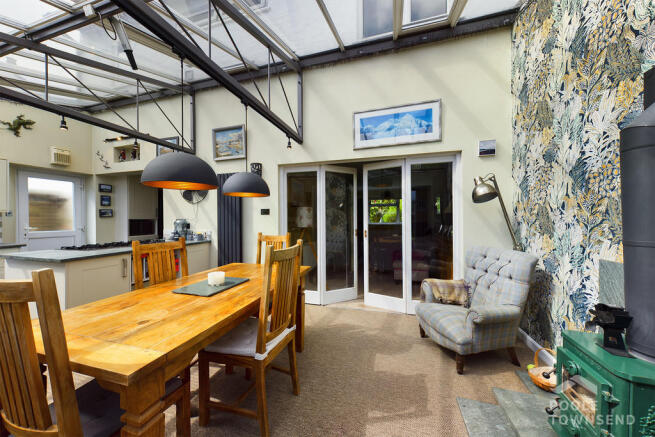 Kitchen/Dining Ro...
