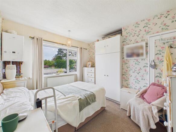 3 bed Terraced for sale Image 9