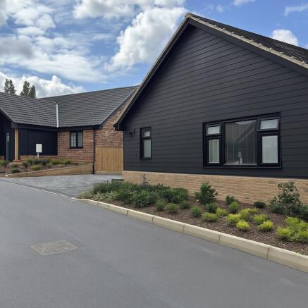 g_nDPY6AxE6vAAqyY...