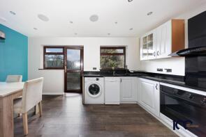 18, Comfrey Court, Grays RM17 6TN