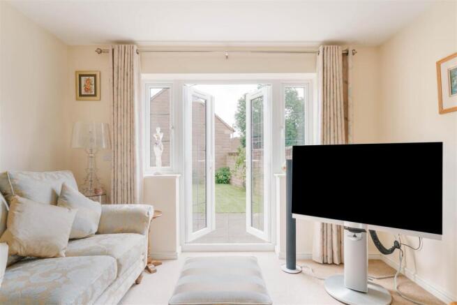 Living Room-2.jpg