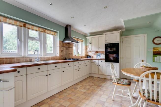 KitchenDiningRoomV2.jpg