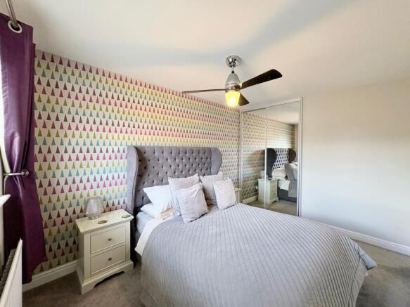 3 bed Semi-Detached for sale Image 12