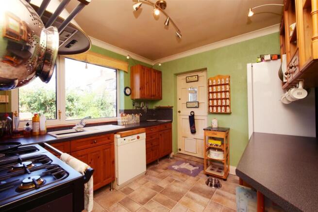 2 bed Detached Bungalow for sale Image 6