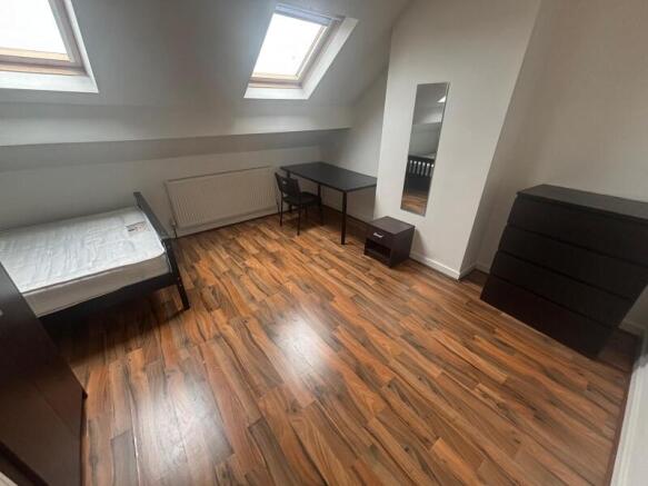 6 bed Terraced to rent in leeds