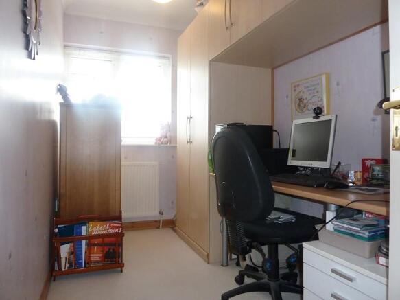 Bedroom / Study