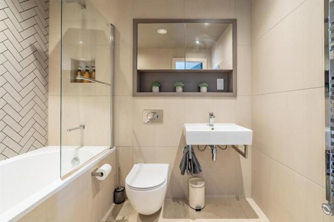 2 bed Apartment for sale Image 11