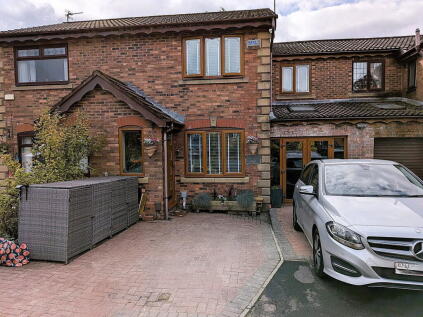 10 Cranleigh Close, Watersheddings, Oldham, OL4 2HZ