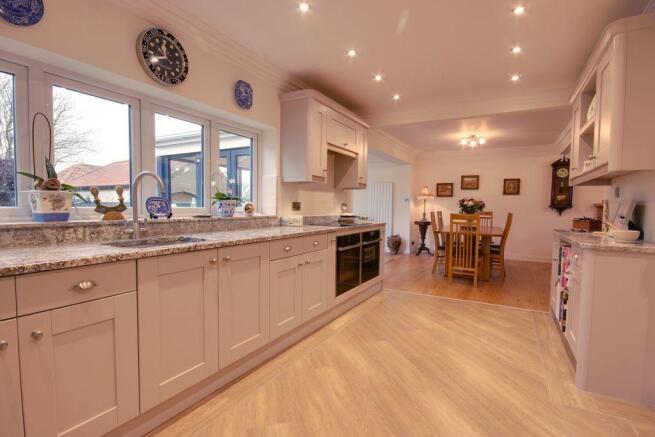 Open Plan Kitchen Dinner