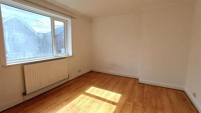 3 bed Terraced for sale Image 6