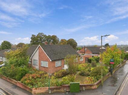 Homefield Road - Ware - Chain Free