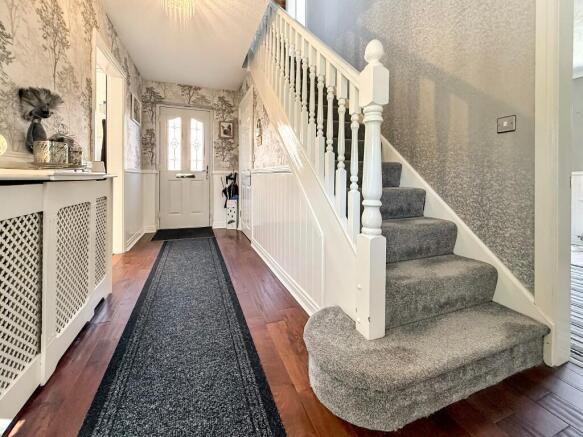 4 bed Detached for sale Image 4