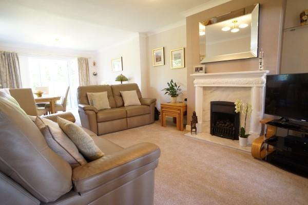 Sitting Room / Dining Room